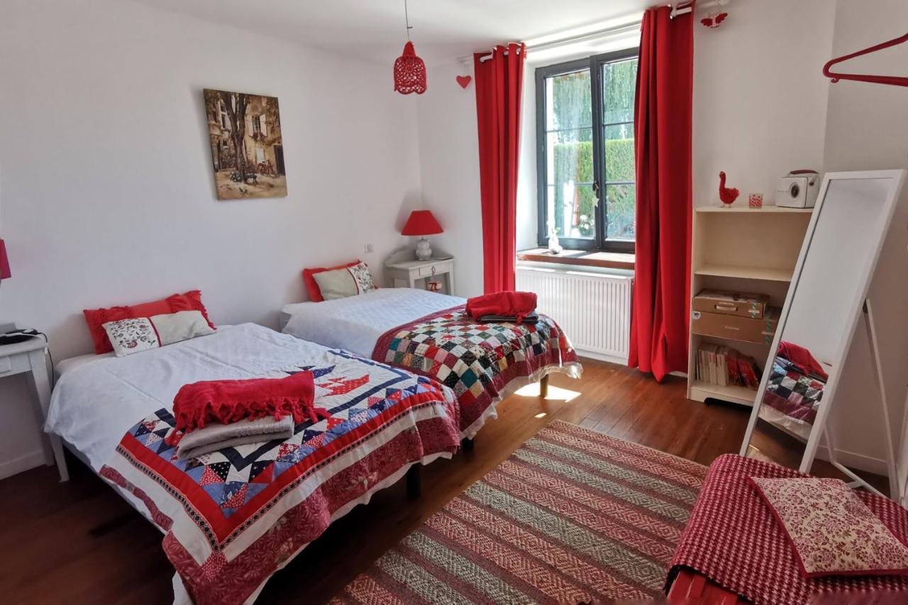Gite Du Moulin Toucan Berneuil  Екстер'єр фото